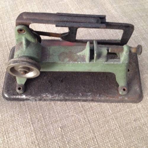 WILESCO STEAM DRIVEN HACKSAW (Reduced)